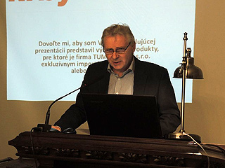firma TUMA, majiteľ firmy p. Tuchyňa, prezentácia výrobkov, konkurenčná obchodná politika a jej vplyv v kachliarskom/krbárskom remesle